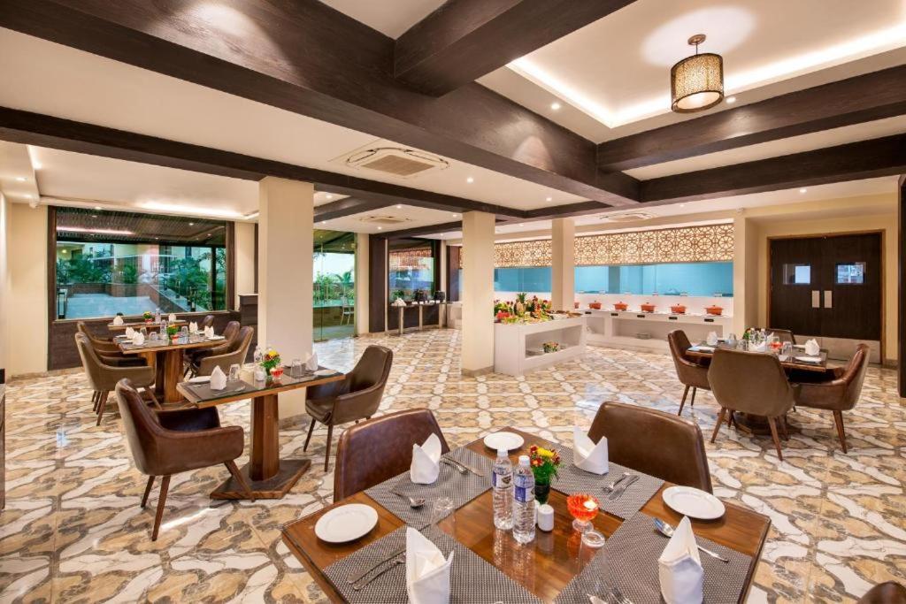 Sea Breeze Max Resort & Spa Margão Exterior foto